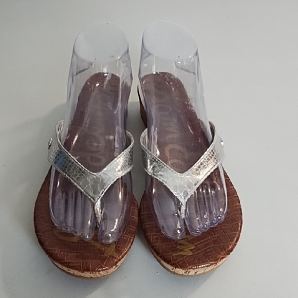 Silver a Sandals with Cork Low Platform Rubber Sole Flip Flops - Picture 2 of 16